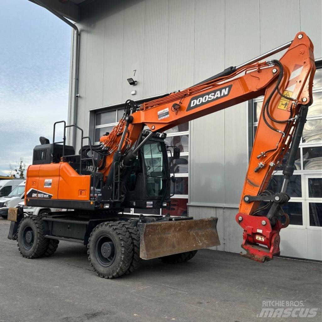 Develon DX165WR-7 Колісні екскаватори