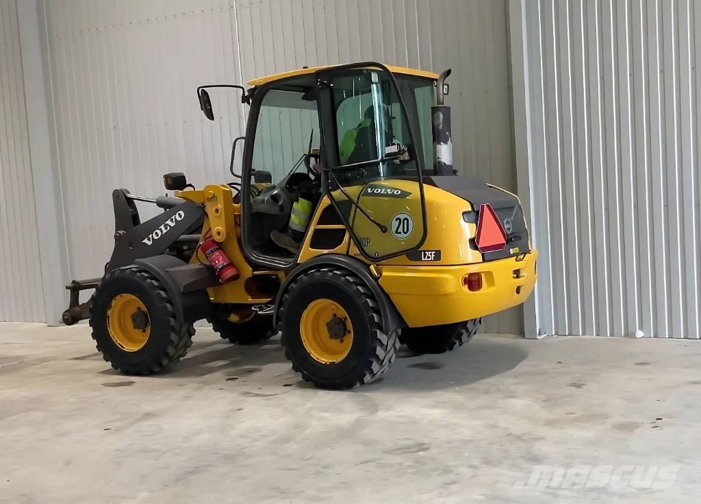 Volvo L 25 F Фронтальні навантажувачі