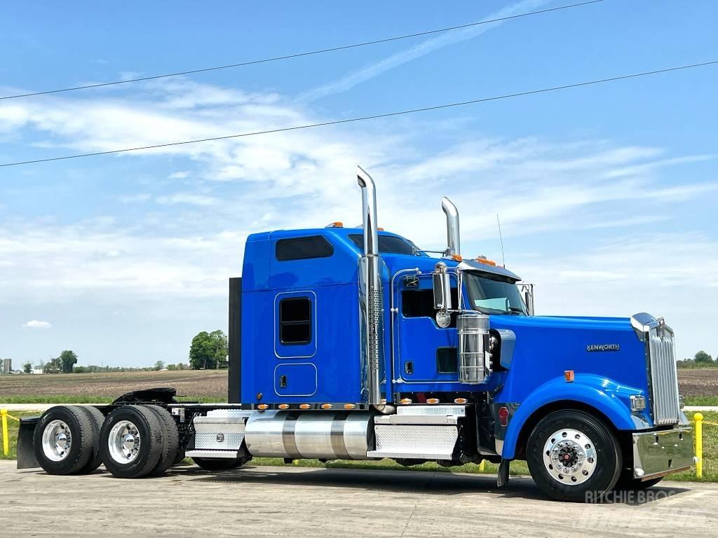 Kenworth W 900 Тягачі