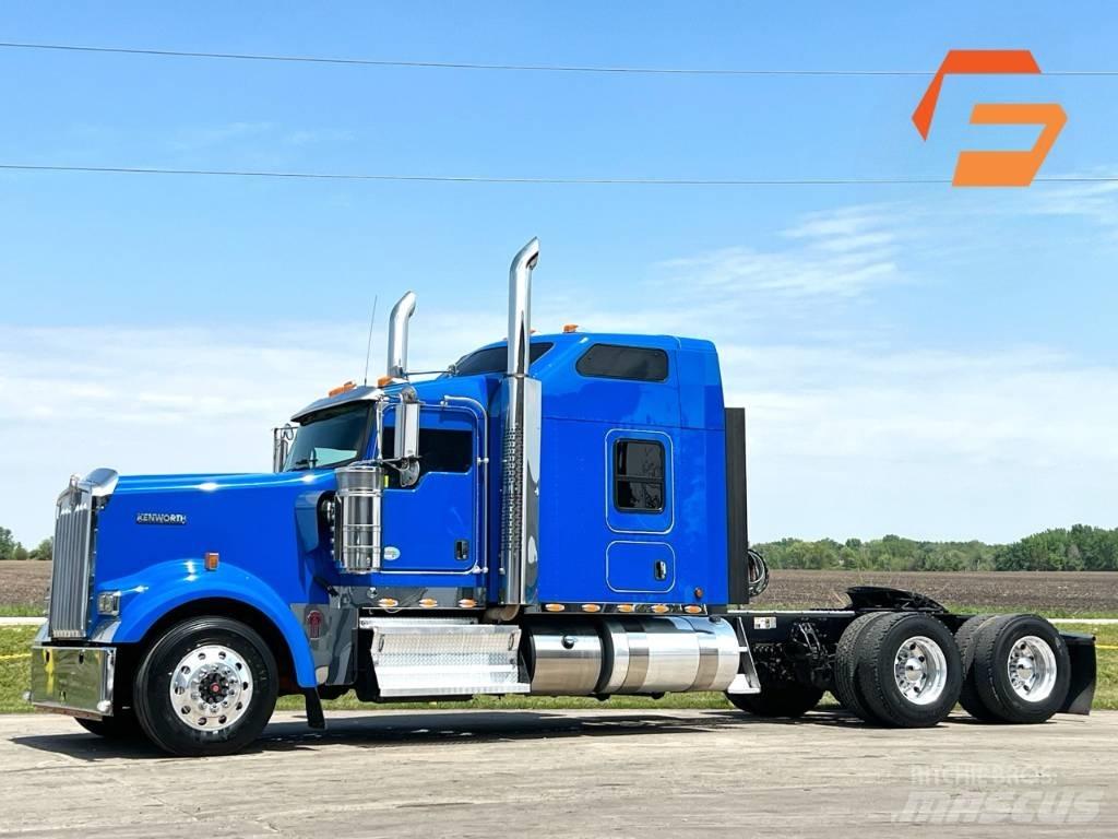 Kenworth W 900 Тягачі