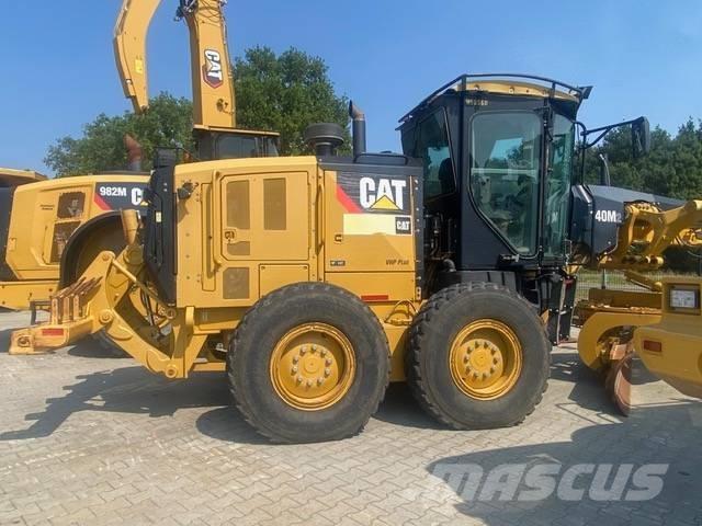 CAT 140M Грейдери