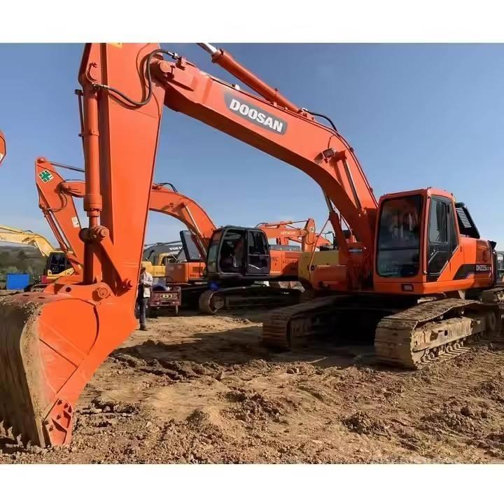 Doosan DH 225 Гусеничні екскаватори