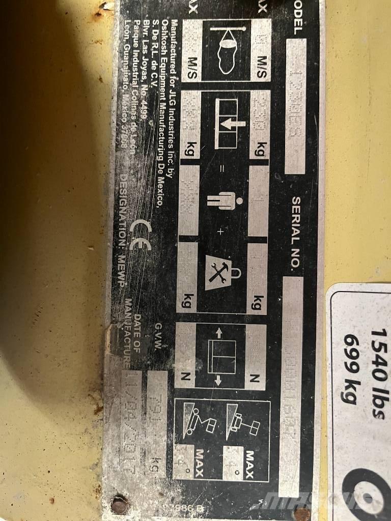 JLG 1230 ES Вертикальні щоглові підйомники