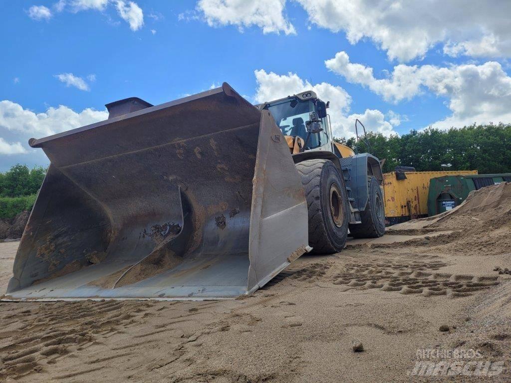 Liebherr L 586 Фронтальні навантажувачі