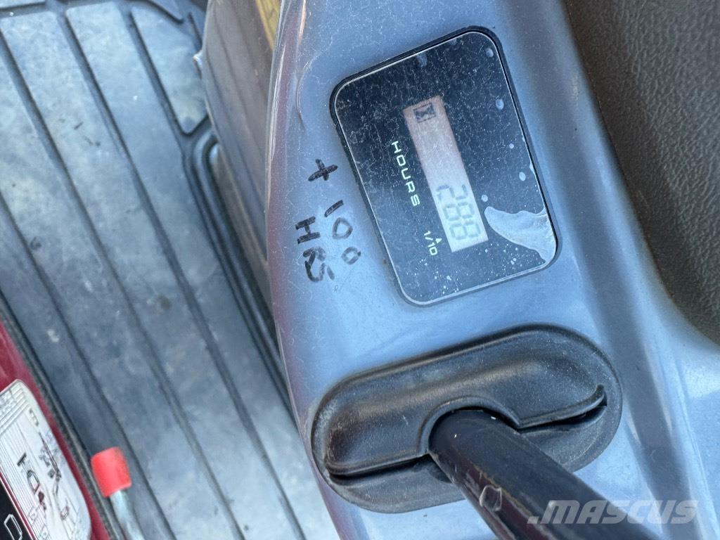 Yanmar SV08 (1F117) Міні-екскаватори < 7т