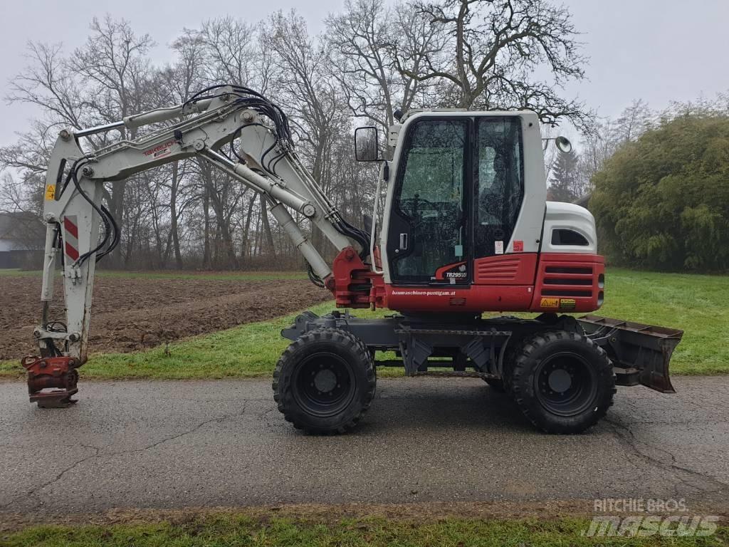 Takeuchi TB 295 W Колісні екскаватори