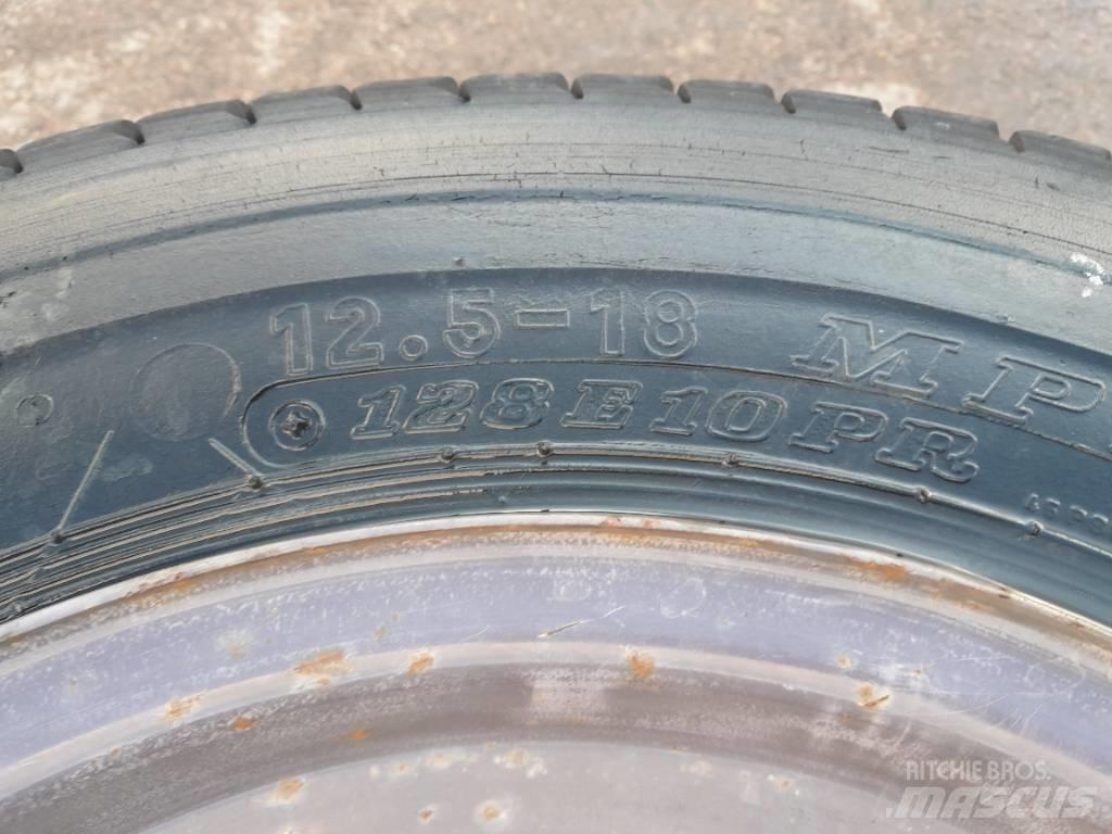 Dunlop 12,5-18 Hjul Колеса