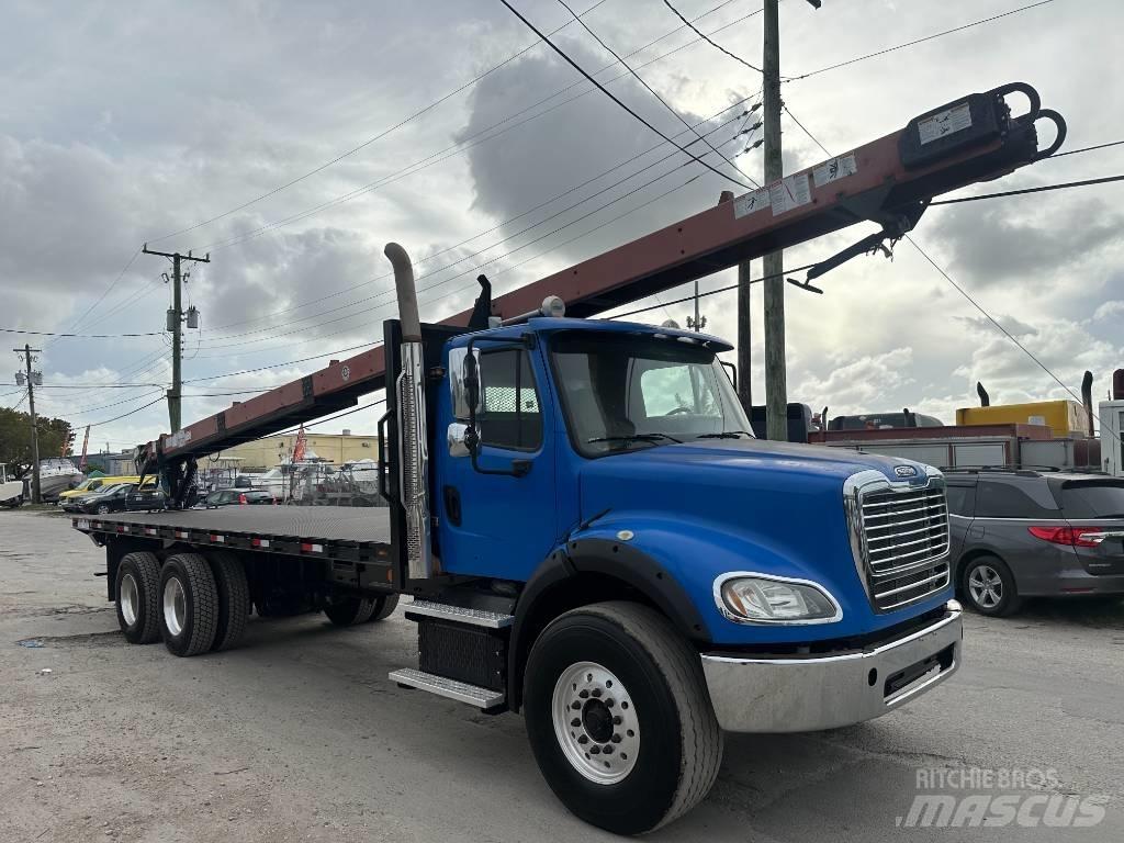 Freightliner M2 Вантажівки-платформи/бокове розвантаження