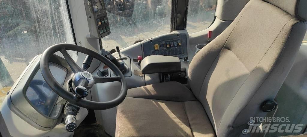 New Holland W 130 Фронтальні навантажувачі