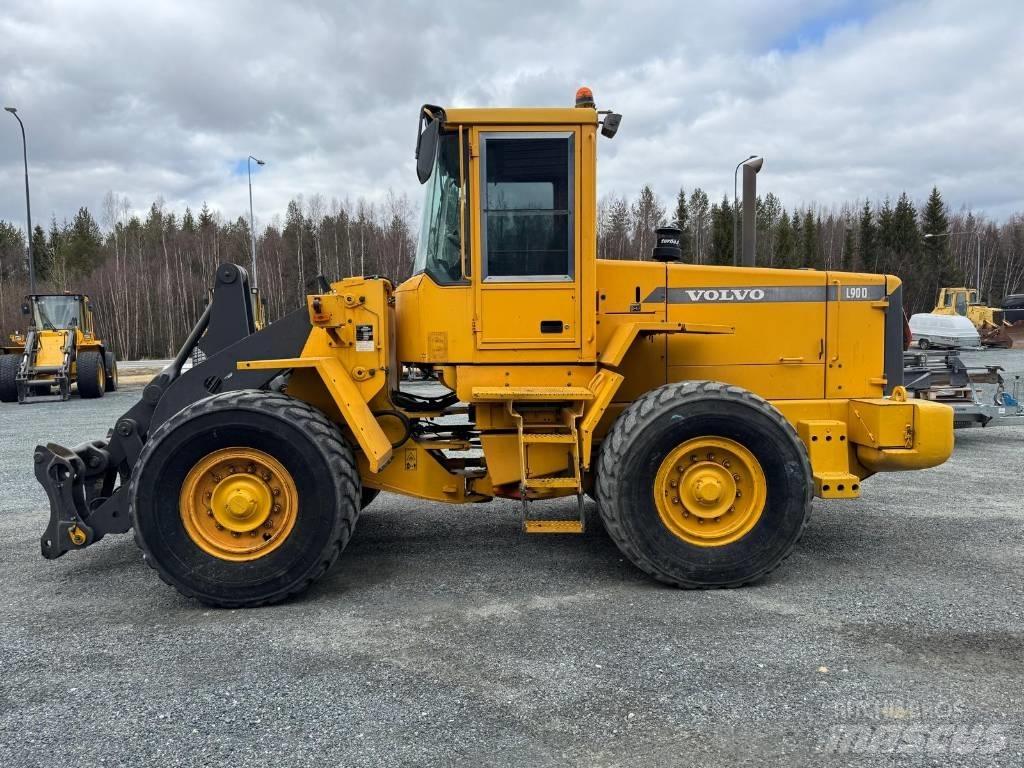 Volvo L 90 D Фронтальні навантажувачі