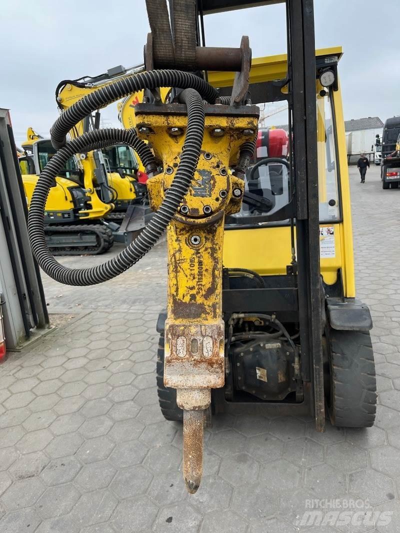 Atlas Copco SB152 Плуги
