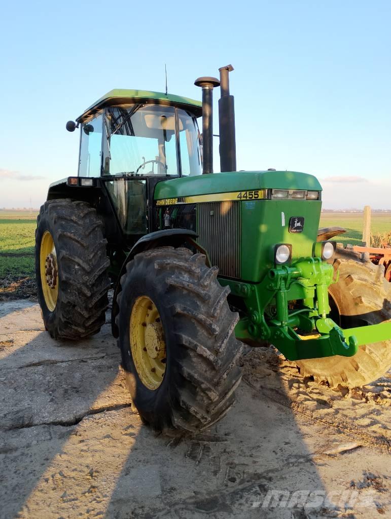 John Deere 4455 Трактори