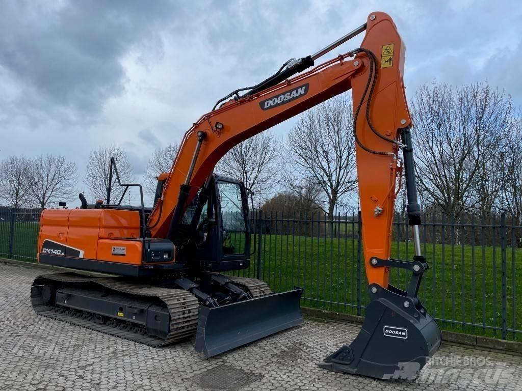 Doosan dx140w Колісні екскаватори