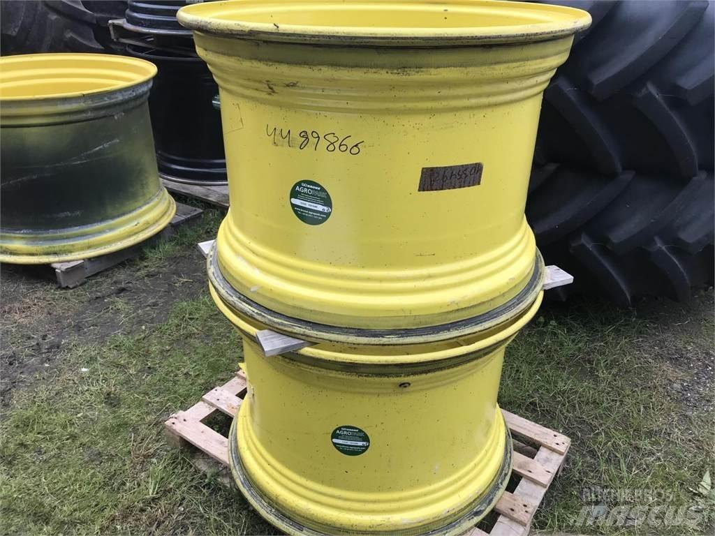 John Deere 23x34 Колеса