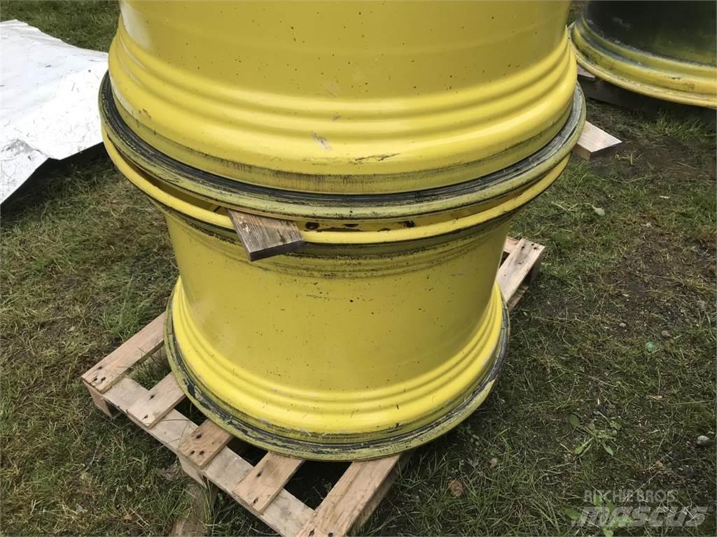 John Deere 23x34 Колеса