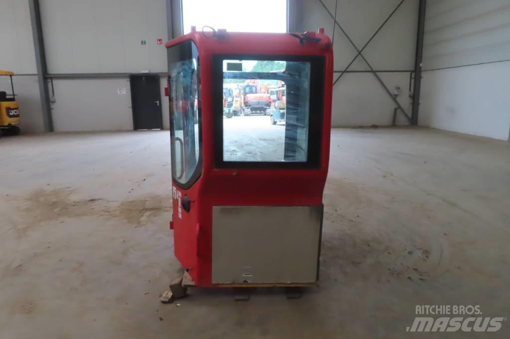 Volvo ECR 88 D Кабіна