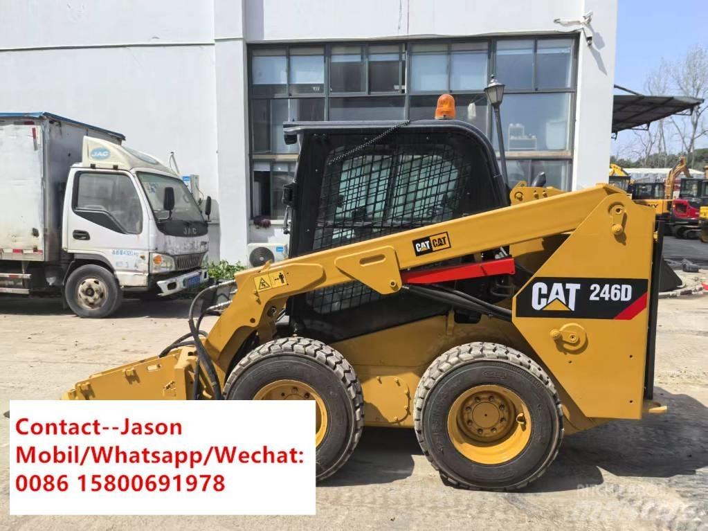 CAT 246 D Міні-навантажувачі