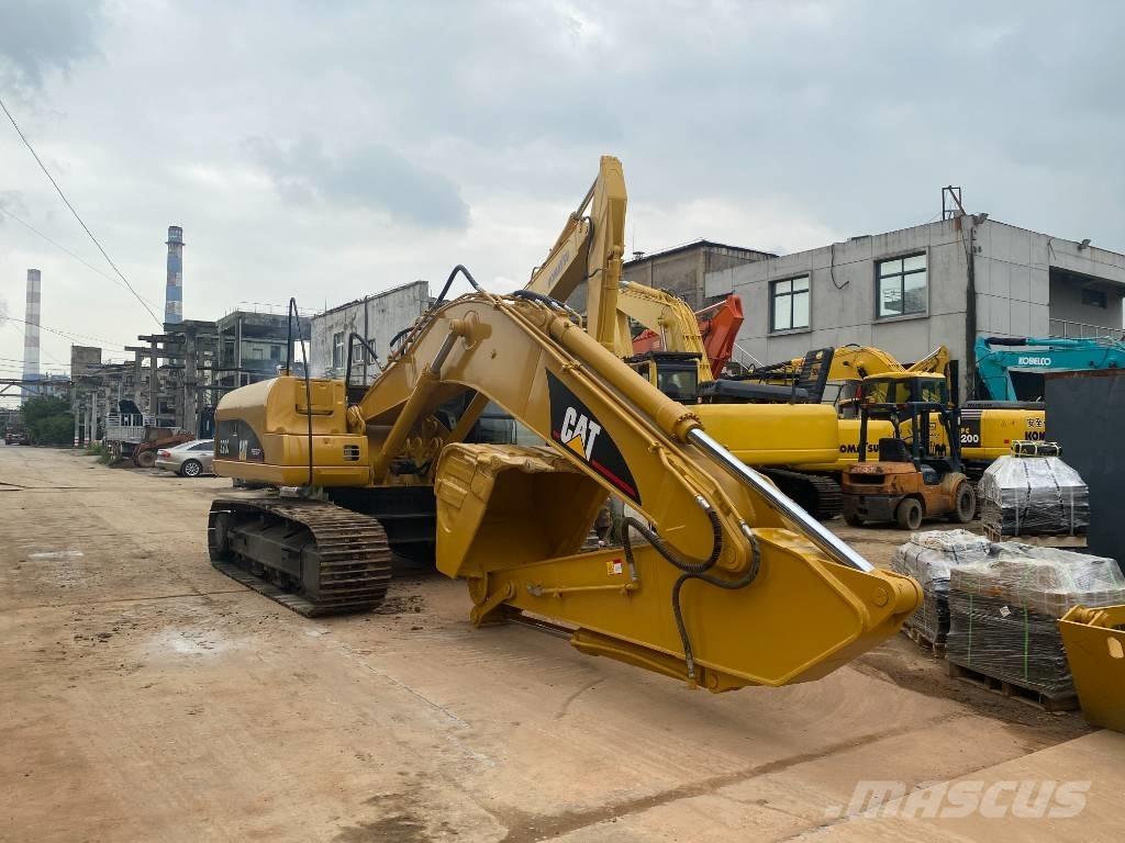 CAT 320 C Гусеничні екскаватори