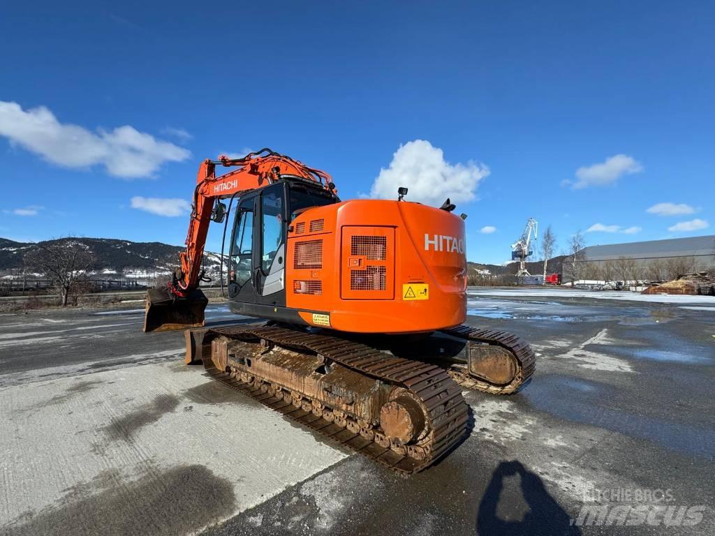 Hitachi ZX 225 US Гусеничні екскаватори