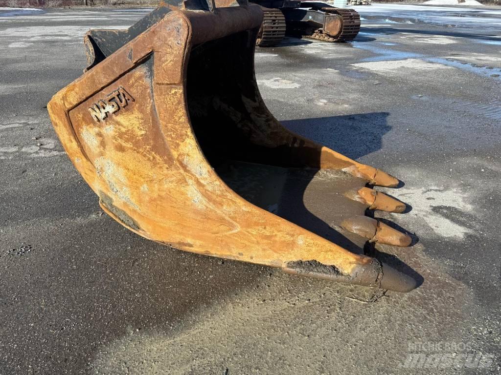Hitachi ZX 225 US Гусеничні екскаватори