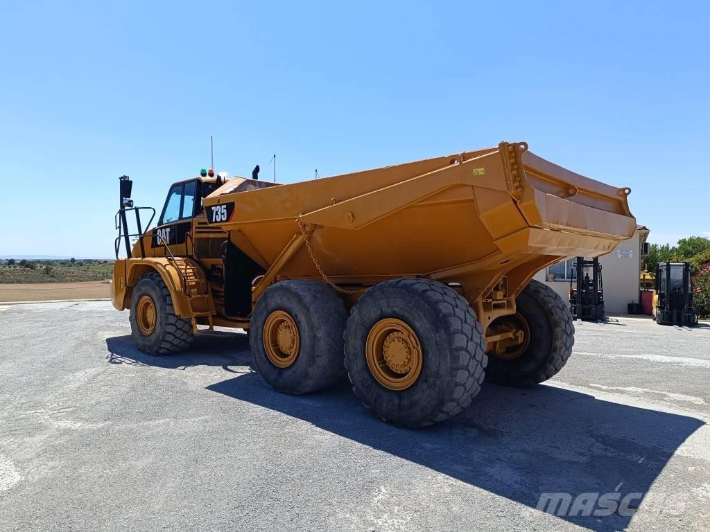 CAT 735 Зчленовані самоскиди