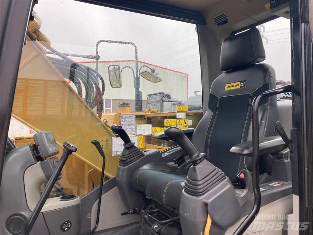 CAT 311 F L RR Колісні екскаватори