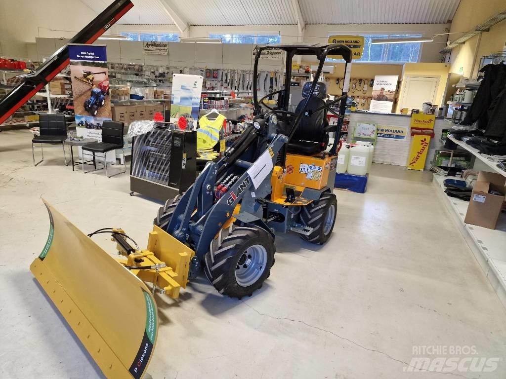 GiANT G1100 Багатофункціональне обладнання для вантажних і землекопальних робіт