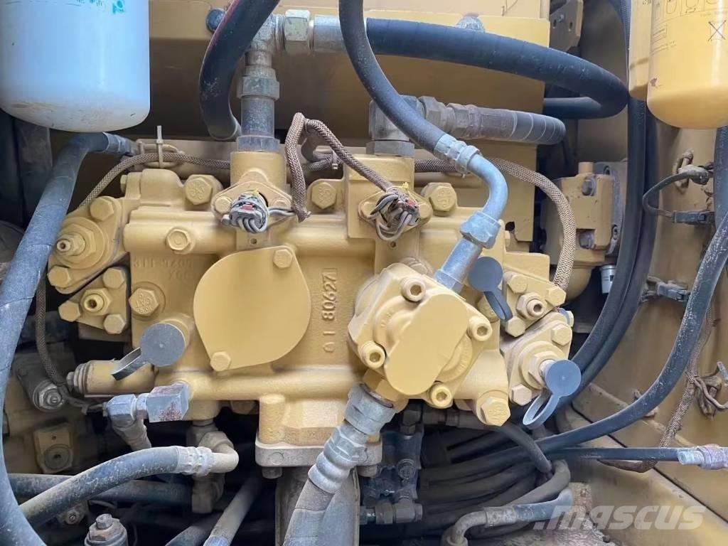 CAT 312D Середні екскаватори 7т. - 12т.