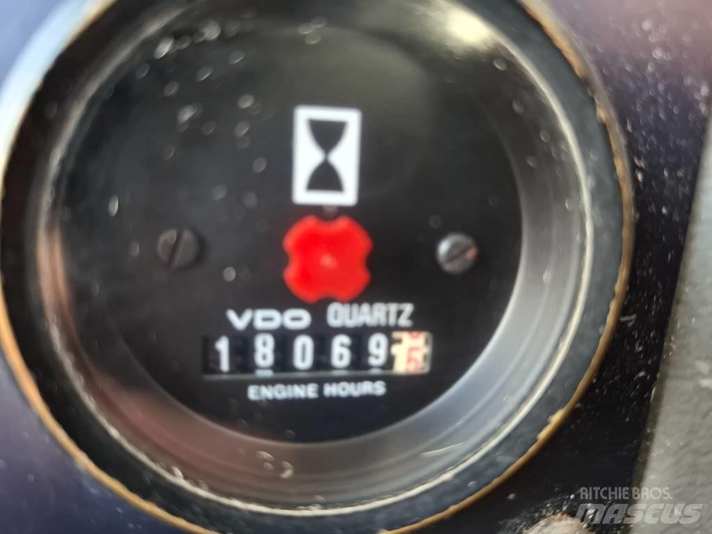 Volvo L70B Фронтальні навантажувачі