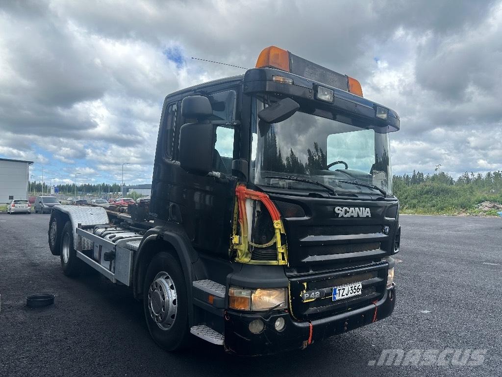Scania P420 6x2*4 Вантажівки з гаковим підйомом
