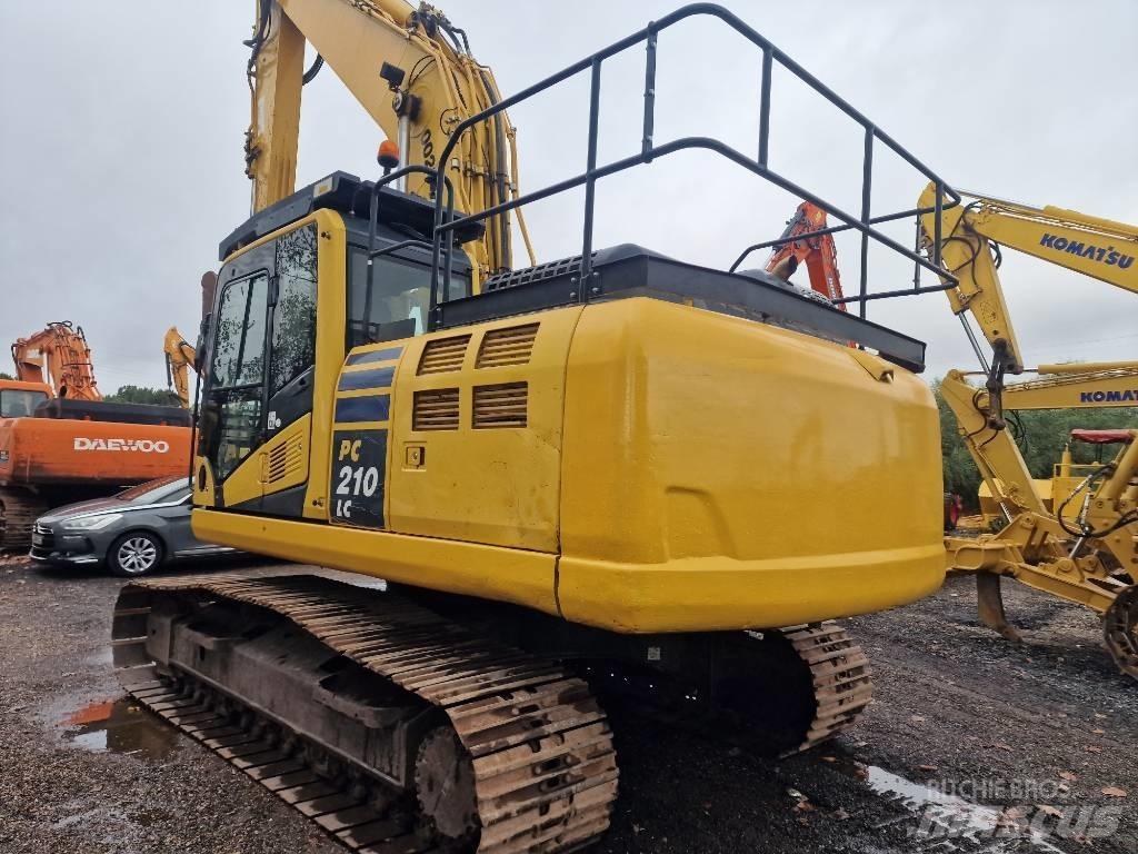 Komatsu PC210LC-11 Гусеничні екскаватори