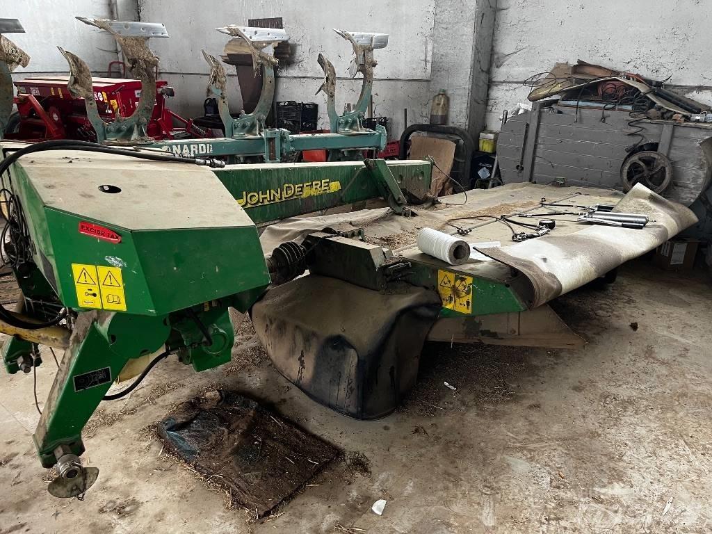 John Deere CC0324 Косилки-формувачі