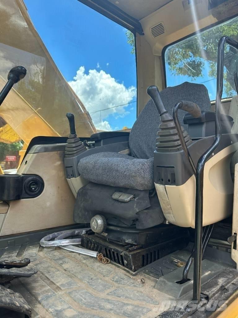 CAT 320C Середні екскаватори 7т. - 12т.