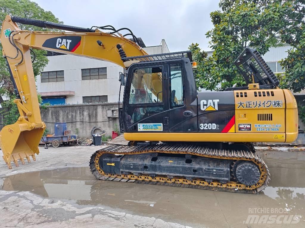 CAT 320 D2 Гусеничні екскаватори
