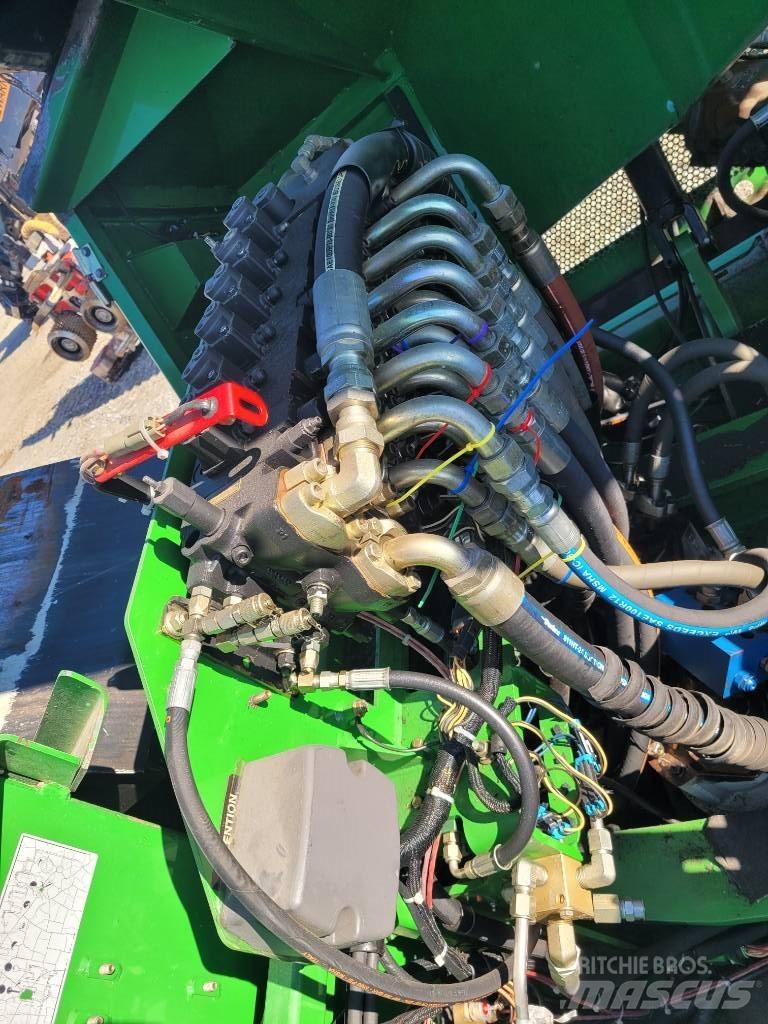 John Deere 853 Валочно-пакетувальні машини