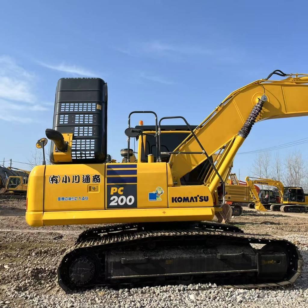 Komatsu PC 200 Гусеничні екскаватори