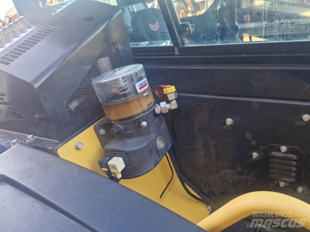 Yanmar VIO80 Гусеничні екскаватори
