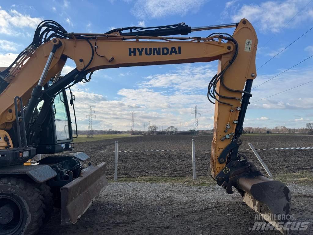Hyundai HW140 Колісні екскаватори