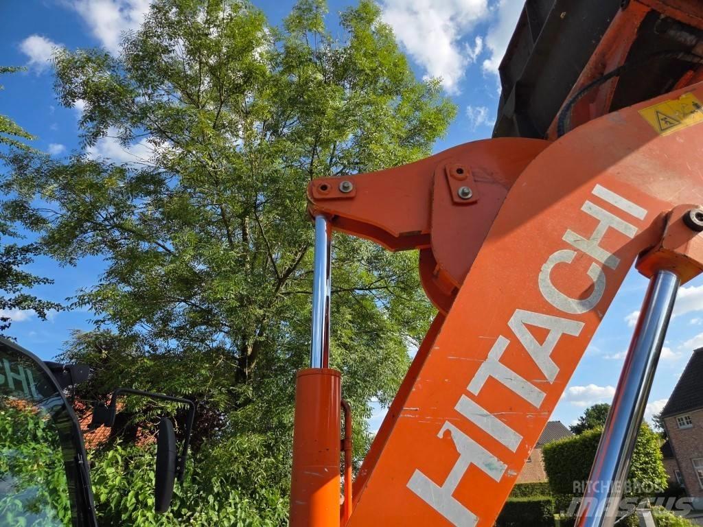 Hitachi ZW 75 Фронтальні навантажувачі