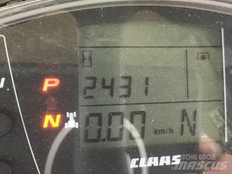 CLAAS AXION 870 Трактори