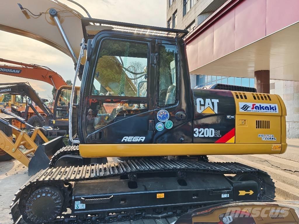 CAT 320 D2 L Гусеничні екскаватори