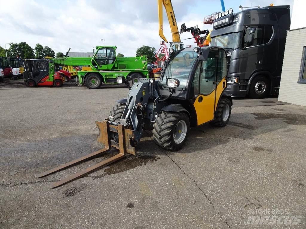 GiANT 4548 Tendo Телескопічні навантажувачі