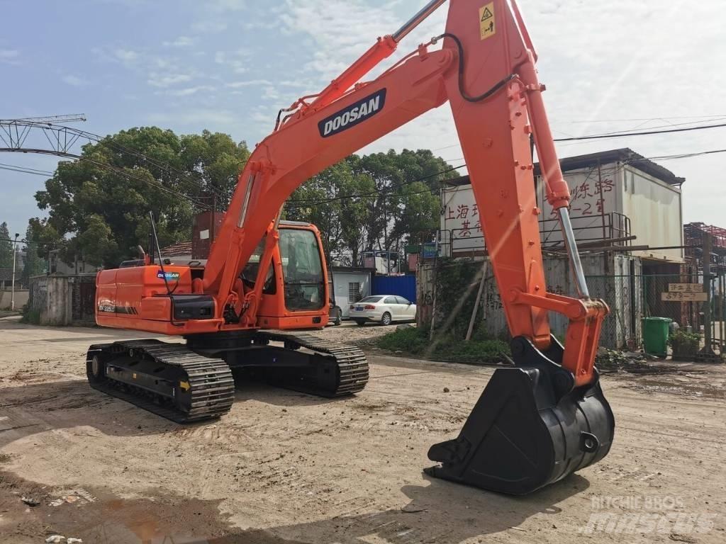 Doosan DX 225 LC Гусеничні екскаватори