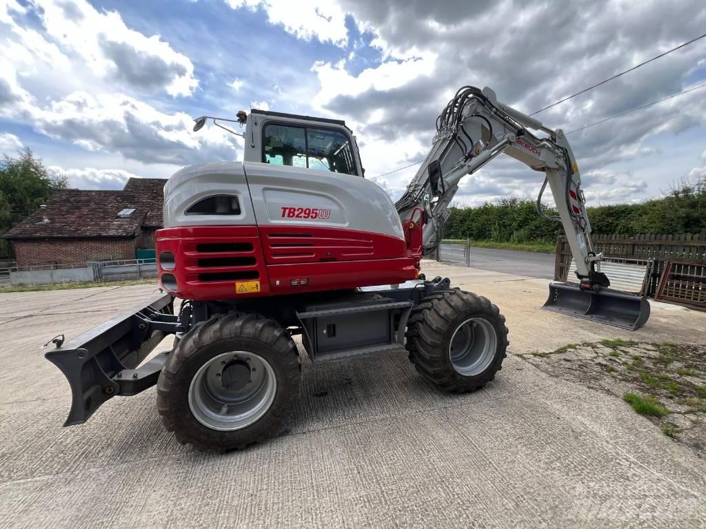 Takeuchi 295w Колісні екскаватори