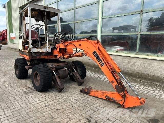 Kubota KH 16- W Колісні екскаватори
