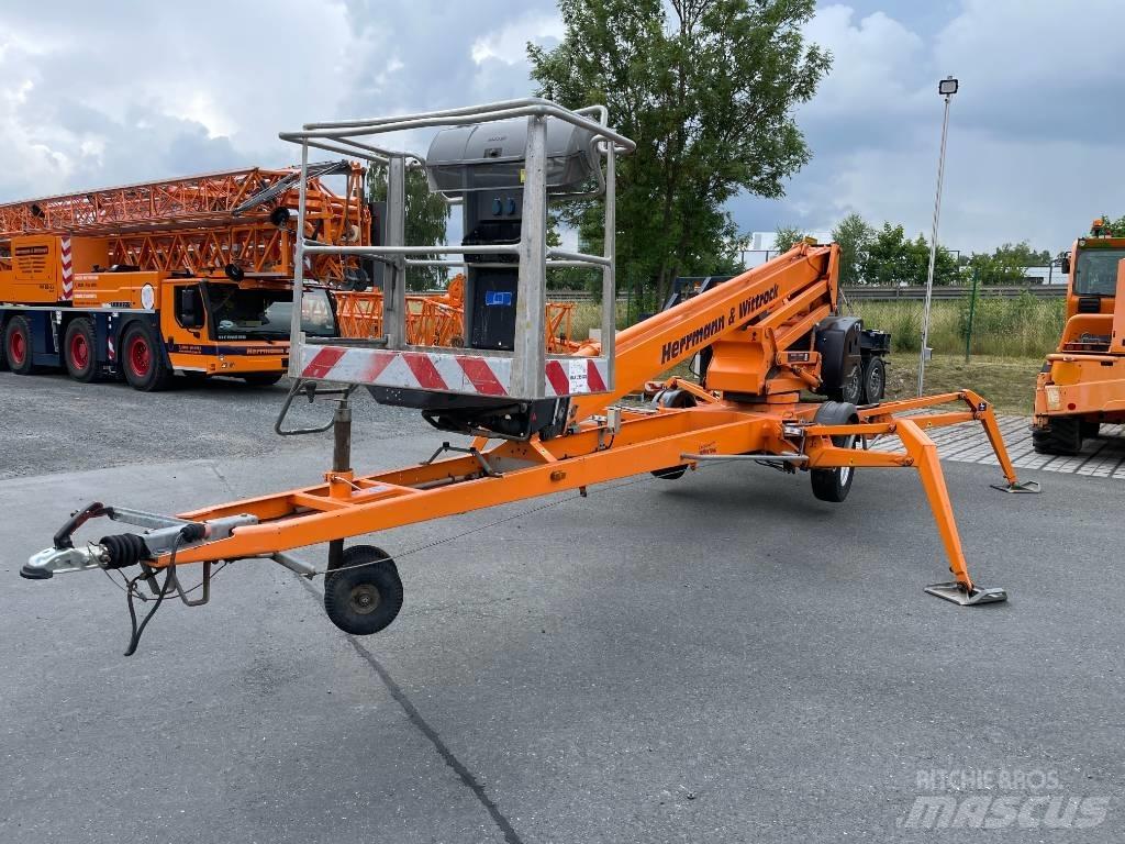 Dinolift 210 XT Вишки-причепи