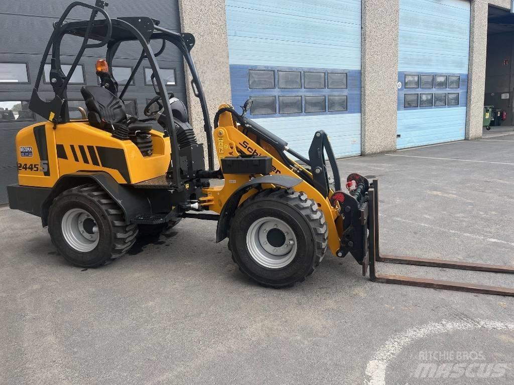 Schäffer 2445S Малі навантажувачі