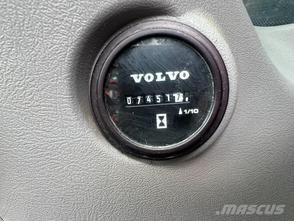 Volvo EC 200 E Гусеничні екскаватори