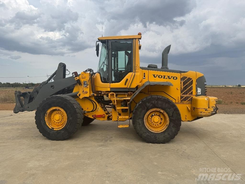 Volvo L90F Фронтальні навантажувачі