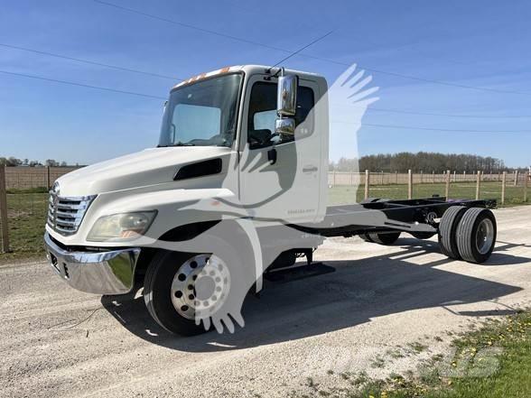 Hino 238 Шасі з кабіною